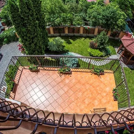 Hotel Pensiunea La Residenza